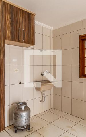 Casa à venda com 450m², 6 quartos e 4 vagas Casa à venda com 450m², 6 quartos e 4 vagasÁrea de Serviço