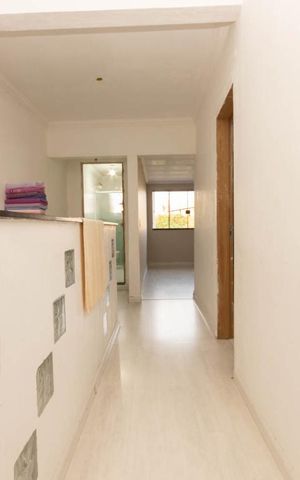 Casa à venda com 235m², 4 quartos e 2 vagas Casa à venda com 235m², 4 quartos e 2 vagasCorredor