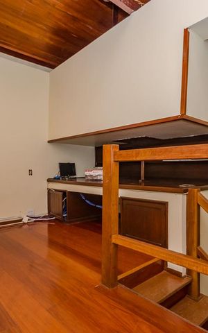 Casa à venda com 380m², 4 quartos e 4 vagasEscritório Suíte master