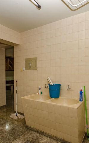 Casa à venda com 380m², 4 quartos e 4 vagasÁrea de Serviço