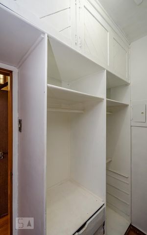 Casa à venda com 380m², 4 quartos e 4 vagasCloset Suíte master