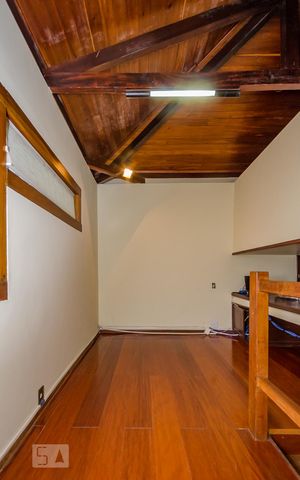 Casa à venda com 380m², 4 quartos e 4 vagasEscritório Suíte master
