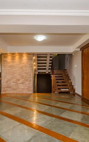 Casa à venda com 380m², 4 quartos e 4 vagasSala 1