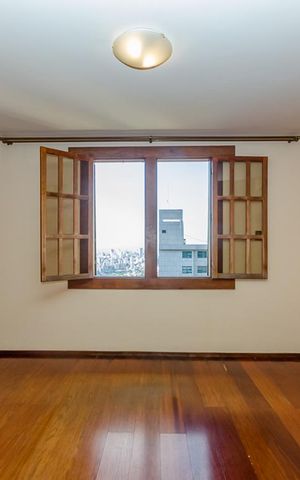 Casa à venda com 380m², 4 quartos e 4 vagasSuíte master