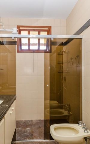 Casa à venda com 380m², 4 quartos e 4 vagasBanheiro Suíte master