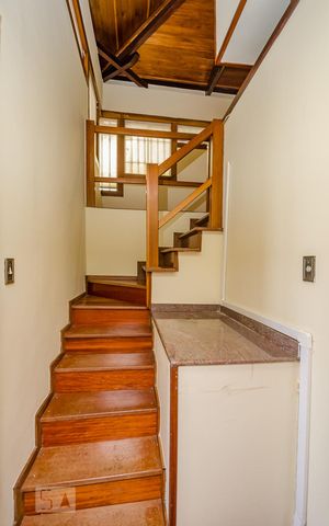 Casa à venda com 380m², 4 quartos e 4 vagasEscritório Suíte master