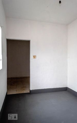 Casa para alugar com 240m², 3 quartos e 1 vaga Casa para alugar com 240m², 3 quartos e 1 vagaEdicula - Cozinha
