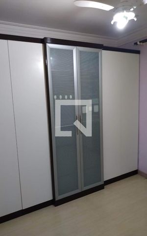 Casa à venda com 270m², 3 quartos e 2 vagas Casa à venda com 270m², 3 quartos e 2 vagasQuarto
