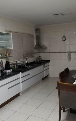 Casa à venda com 270m², 3 quartos e 2 vagas Casa à venda com 270m², 3 quartos e 2 vagasCozinha