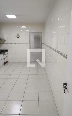 Casa à venda com 270m², 3 quartos e 2 vagas Casa à venda com 270m², 3 quartos e 2 vagasCozinha