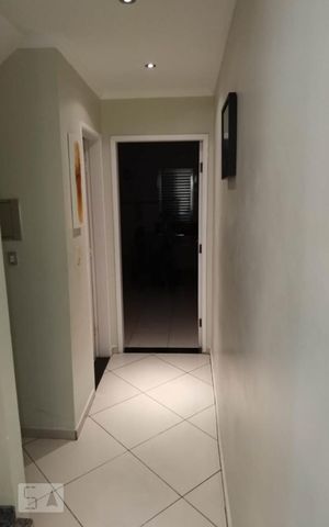 Casa à venda com 270m², 3 quartos e 2 vagas Casa à venda com 270m², 3 quartos e 2 vagasCorredor