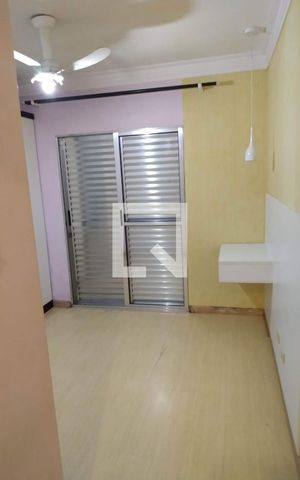 Casa à venda com 270m², 3 quartos e 2 vagas Casa à venda com 270m², 3 quartos e 2 vagasQuarto
