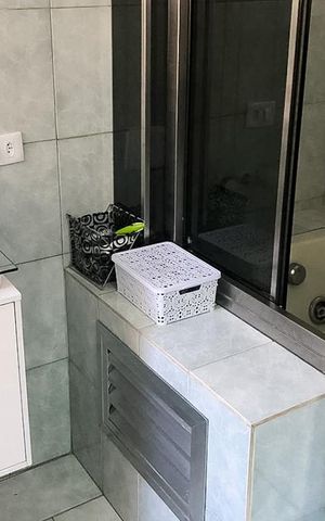 Casa à venda com 125m², 4 quartos e 2 vagas Casa à venda com 125m², 4 quartos e 2 vagasBanheiro