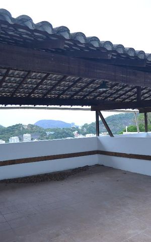 Casa à venda com 220m², 4 quartos e 2 vagasTerraço