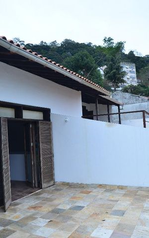 Casa à venda com 220m², 4 quartos e 2 vagasQuintal