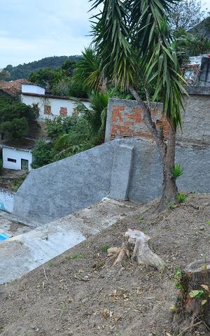 Casa à venda com 220m², 4 quartos e 2 vagasPiscina