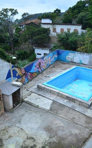 Casa à venda com 220m², 4 quartos e 2 vagasPiscina