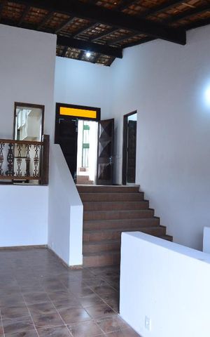 Casa à venda com 220m², 4 quartos e 2 vagasSala