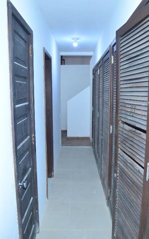 Casa à venda com 220m², 4 quartos e 2 vagasCorredor
