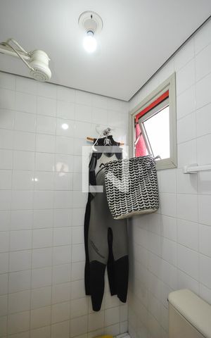 Apartamento à venda com 164m², 3 quartos e 3 vagas Apartamento à venda com 164m², 3 quartos e 3 vagasBanheiro de Serviço