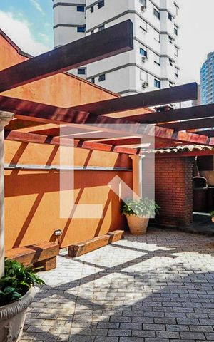 Apartamento à venda com 164m², 3 quartos e 3 vagas Apartamento à venda com 164m², 3 quartos e 3 vagasChurrasqueira