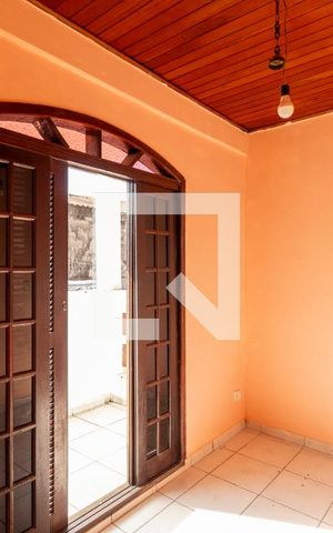 Casa à venda com 185m², 4 quartos e 2 vagas Casa à venda com 185m², 4 quartos e 2 vagasQuarto 1