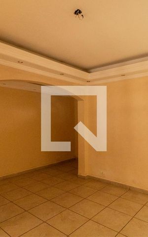 Casa à venda com 185m², 4 quartos e 2 vagas Casa à venda com 185m², 4 quartos e 2 vagasSala