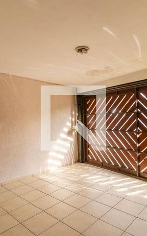 Casa à venda com 185m², 4 quartos e 2 vagas Casa à venda com 185m², 4 quartos e 2 vagasGaragem