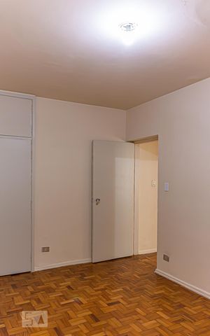 Apartamento à venda com 78m², 2 quartos e 1 vagaQuarto 2