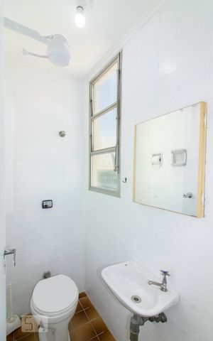 Apartamento para alugar com 109m², 3 quartos e 1 vaga Apartamento para alugar com 109m², 3 quartos e 1 vagaBanheiro de Serviço