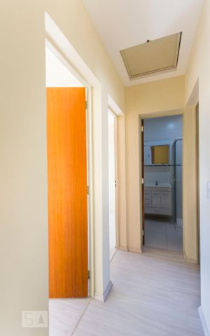 Casa para alugar com 100m², 3 quartos e 2 vagas Casa para alugar com 100m², 3 quartos e 2 vagasCorredor