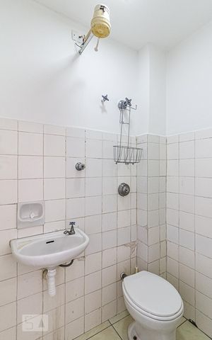 Apartamento para alugar com 74m², 2 quartos e 1 vaga Apartamento para alugar com 74m², 2 quartos e 1 vagaBanheiro de serviço