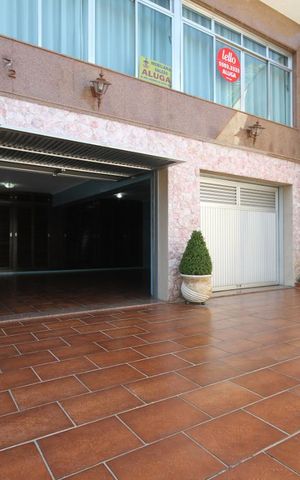 Casa para alugar com 150m², 3 quartos e 4 vagasFachada