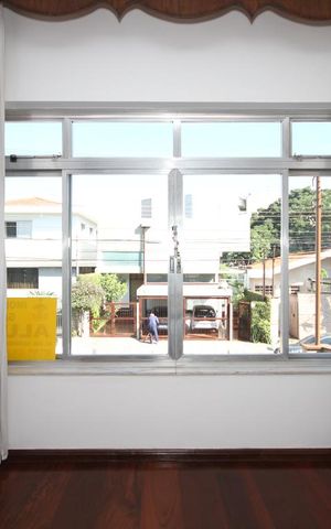 Casa para alugar com 150m², 3 quartos e 4 vagasSala