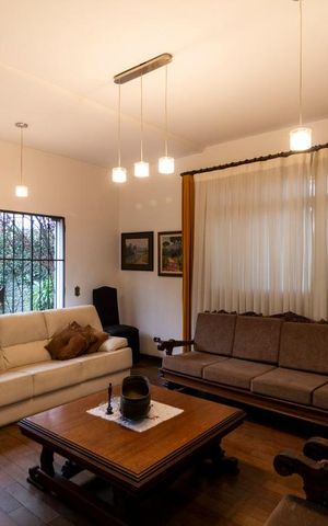 Casa à venda com 220m², 3 quartos e sem vagaSala