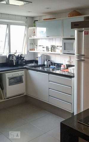 Apartamento para alugar com 169m², 3 quartos e 3 vagasCozinha