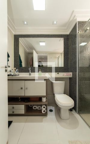Apartamento para alugar com 90m², 2 quartos e 2 vagas Apartamento para alugar com 90m², 2 quartos e 2 vagasBanheiro da Suíte