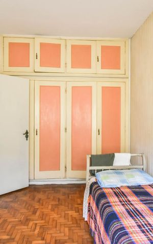 Casa à venda com 450m², 3 quartos e 2 vagas Casa à venda com 450m², 3 quartos e 2 vagasQuarto 2
