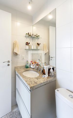 Studio à venda com 41m², 1 quarto e 1 vaga Studio à venda com 41m², 1 quarto e 1 vagaBanheiro Social