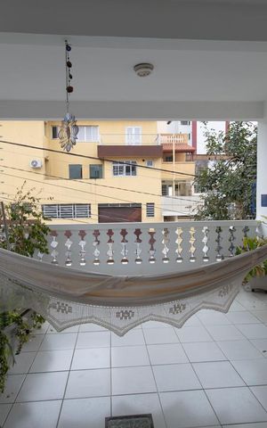 Casa à venda com 299m², 3 quartos e 2 vagas Casa à venda com 299m², 3 quartos e 2 vagasSacada Quarto 3