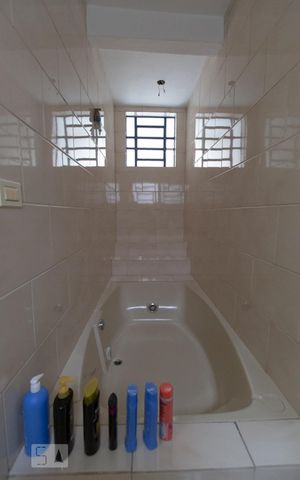 Casa à venda com 299m², 3 quartos e 2 vagas Casa à venda com 299m², 3 quartos e 2 vagasBanheiro 2