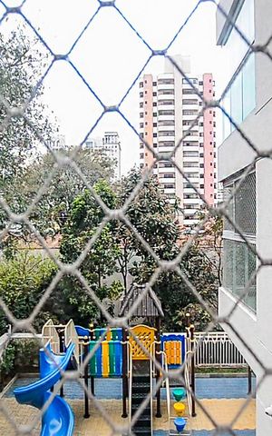 Apartamento à venda com 210m², 4 quartos e 2 vagas Apartamento à venda com 210m², 4 quartos e 2 vagasVista
