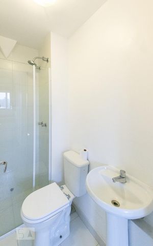 Apartamento à venda com 210m², 4 quartos e 2 vagas Apartamento à venda com 210m², 4 quartos e 2 vagasBanheiro de Serviço