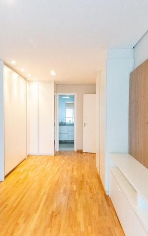 Apartamento à venda com 210m², 4 quartos e 2 vagas Apartamento à venda com 210m², 4 quartos e 2 vagasQuarto 4 Suíte