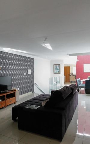 Casa para alugar com 240m², 4 quartos e 1 vaga Casa para alugar com 240m², 4 quartos e 1 vagaSala