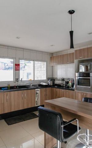 Casa para alugar com 240m², 4 quartos e 1 vaga Casa para alugar com 240m², 4 quartos e 1 vagaCozinha