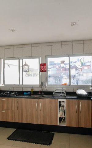 Casa para alugar com 240m², 4 quartos e 1 vaga Casa para alugar com 240m², 4 quartos e 1 vagaCozinha