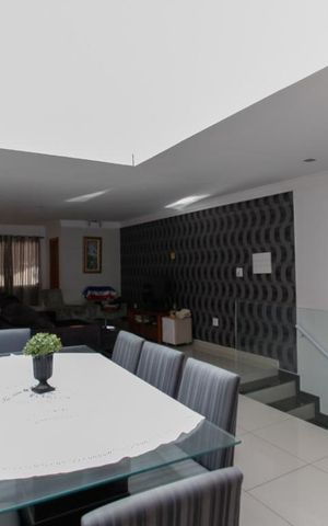 Casa para alugar com 240m², 4 quartos e 1 vaga Casa para alugar com 240m², 4 quartos e 1 vagaSala