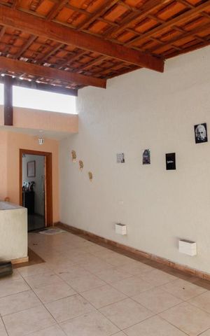 Casa para alugar com 240m², 4 quartos e 1 vaga Casa para alugar com 240m², 4 quartos e 1 vagaGaragem
