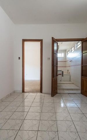 Casa à venda com 500m², 3 quartos e 6 vagas Casa à venda com 500m², 3 quartos e 6 vagasSuíte 2
